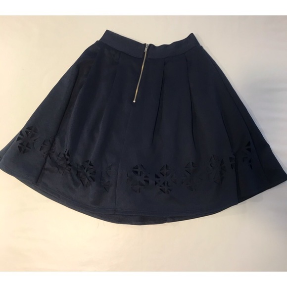 **LAST CHANCE**Navy Blue High-Waisted Circle Skirt - Picture 2 of 6
